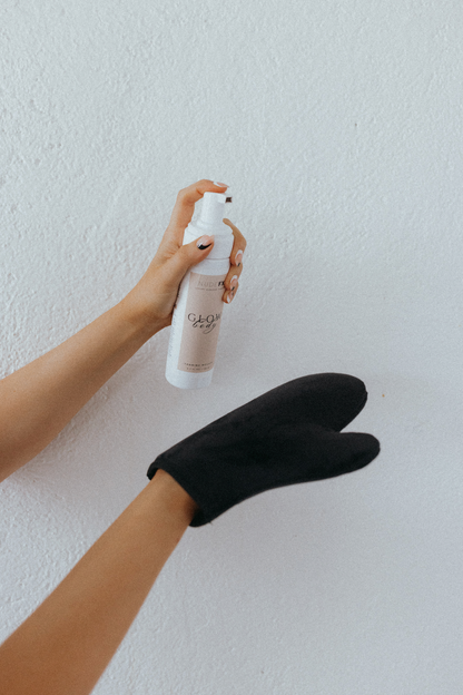 Glow Body Tanning Mousse + Applicator Mitt